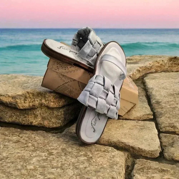 🖤 7.5 Free People Woven River Slip-On Flat Quilted Woven Sandals Grey Blue - Picture 3 of 4